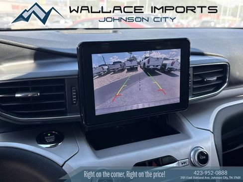 Used 2020 Ford Explorer XLT w/ Equipment Group 202A AWD/4WD image 24