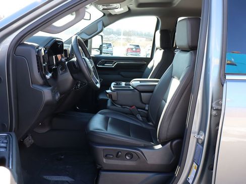 Used 2024 Chevrolet Silverado 3500 LTZ image 14