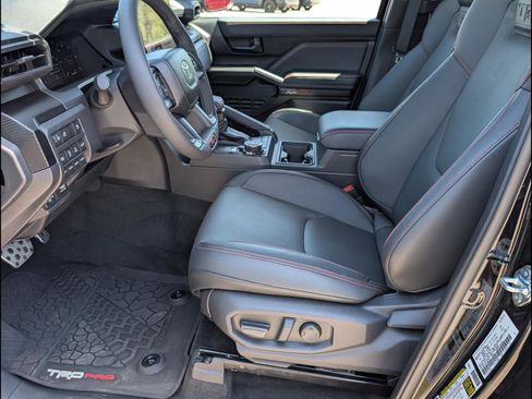 Used 2025 Toyota Tacoma TRD Pro AWD/4WD image 12