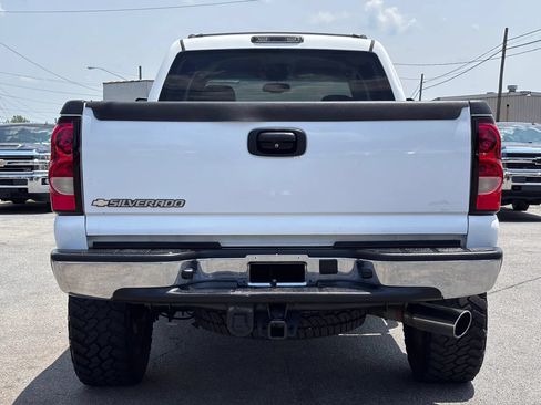 Used 2007 Chevrolet Silverado 2500 LT w/ Heavy-Duty Power Package AWD/4WD image 6