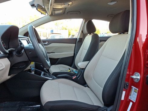 Used 2020 Hyundai Accent SEL image 14