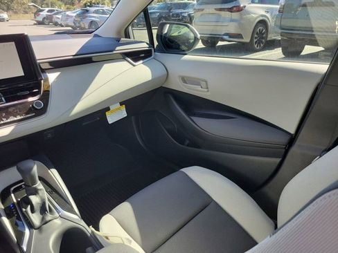 Used 2026 Toyota Corolla LE image 3