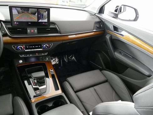 Used 2024 Audi Q5 e Premium Plus image 27