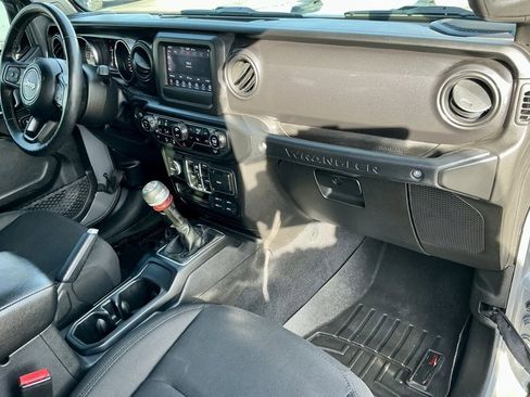 Used 2022 Jeep Wrangler Unlimited Sport image 24