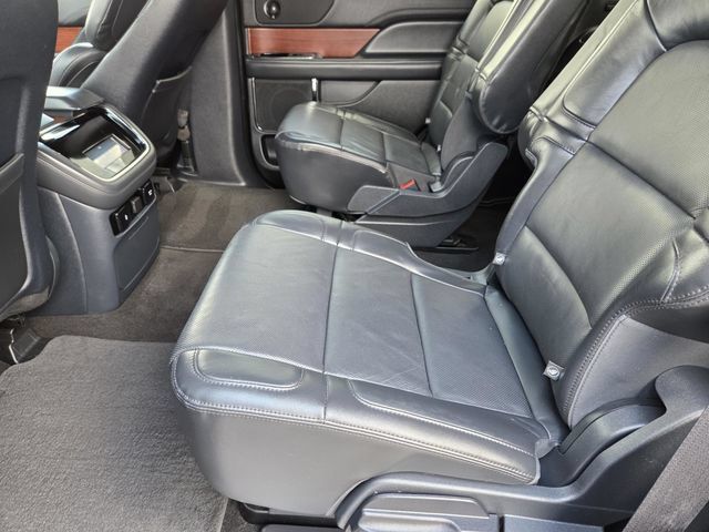 Used 2023 Lincoln Navigator Reserve AWD/4WD image 25