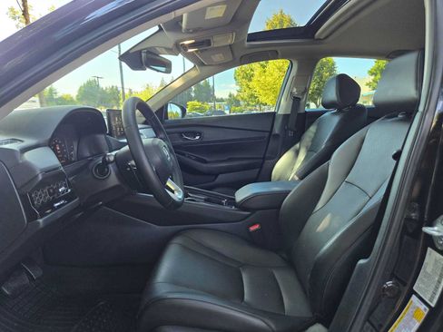 Used 2023 Honda Accord Touring image 19
