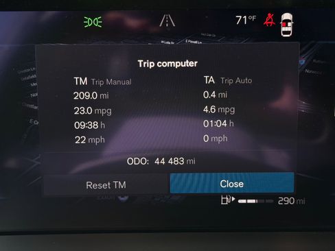 Certified 2023 Volvo XC60 B5 Plus w/ Climate Package image 19