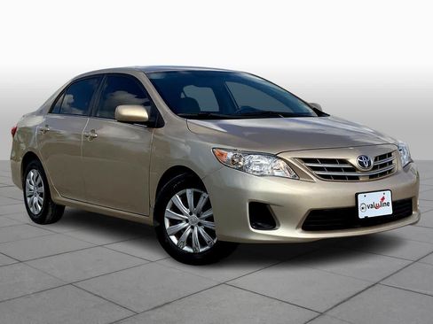 Used 2013 Toyota Corolla LE FWD image 3