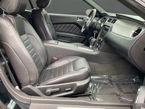 Used 2014 Ford Mustang Premium w/ Comfort Package RWD image 30