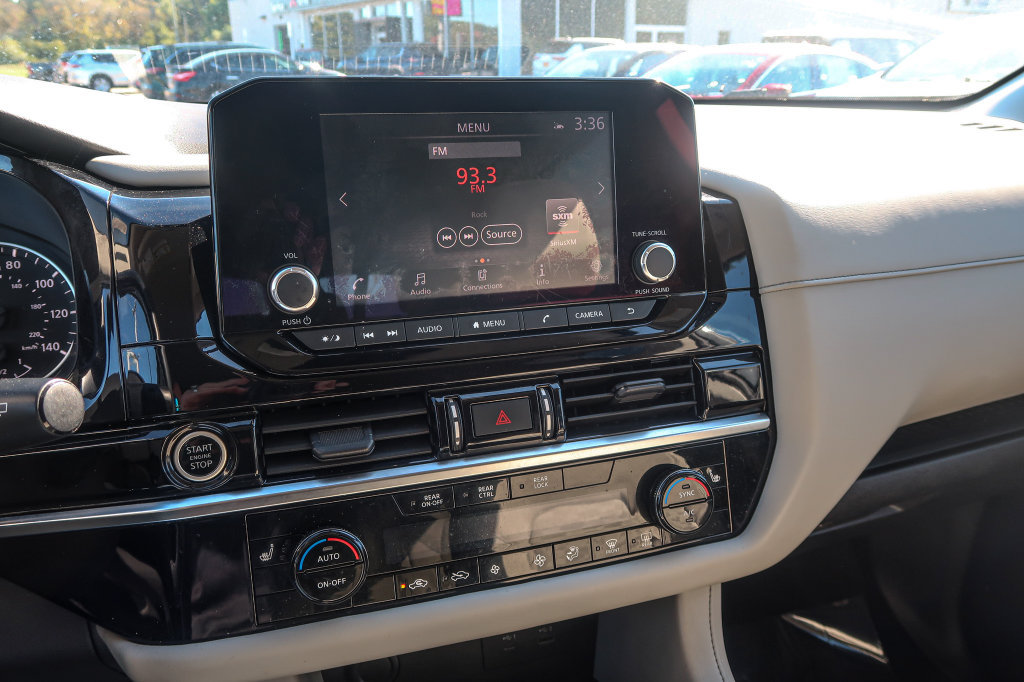 Used 2022 Nissan Pathfinder SV AWD/4WD image 33