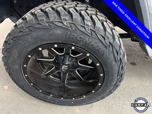 Used 2020 Jeep Wrangler Unlimited Sahara image 9