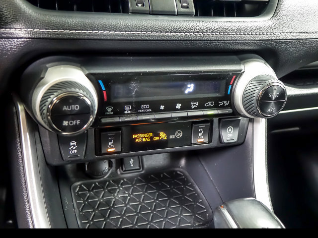 Used 2021 Toyota RAV4 XLE Premium AWD/4WD image 17