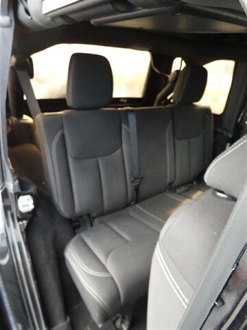 Used 2017 Jeep Wrangler Unlimited Sahara w/ Connectivity Group AWD/4WD image 48