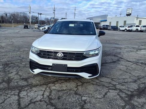 Used 2023 Volkswagen Tiguan SE R-Line image 37