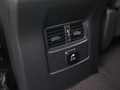 Used 2017 Nissan Titan SL RWD image 10