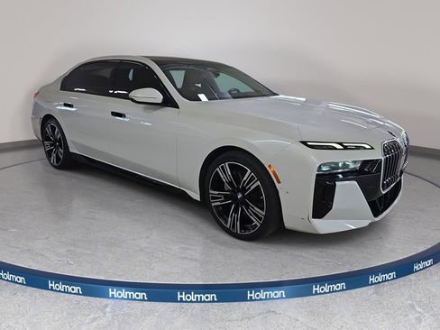 Used 2023 BMW 740i w/ Parking Assistance Package RWD image 4