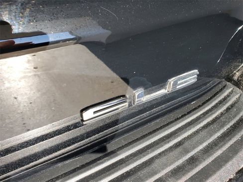 Used 2022 GMC Yukon XL SLE image 29