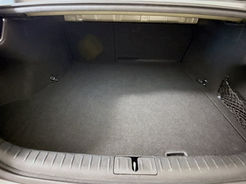 Used 2025 Genesis G70 2.5T image 35