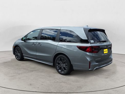 New 2026 Honda Odyssey Touring image 3