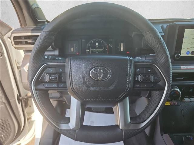 Used 2025 Toyota Tacoma SR5 AWD/4WD image 13