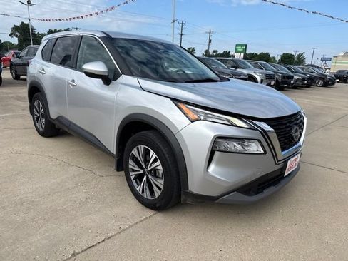Used 2022 Nissan Rogue SV AWD/4WD image 6