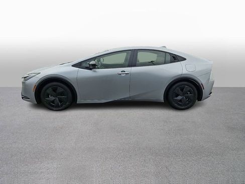 Used 2025 Toyota Prius LE image 7