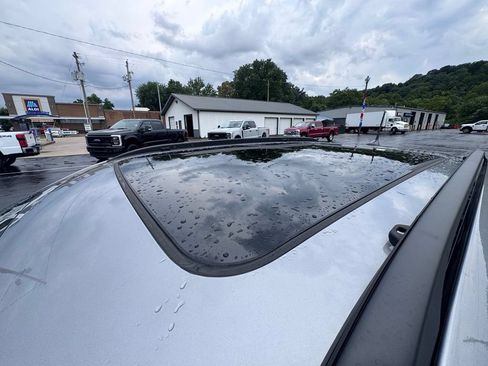Used 2023 Jeep Compass Latitude w/ Sun and Sound Group AWD/4WD image 34
