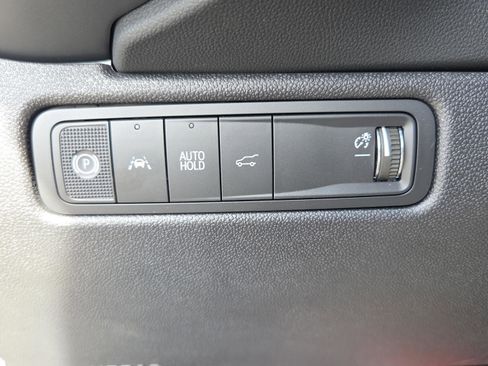 New 2025 Chevrolet Equinox EV RS w/ Active Safety Package 3 AWD/4WD image 28