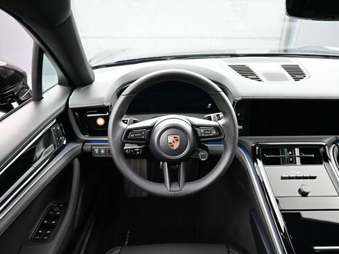 New 2026 Porsche Panamera image 18