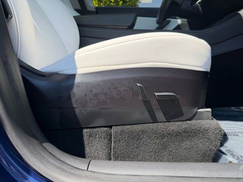 Used 2021 Tesla Model Y Long Range image 36