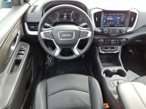 Used 2024 GMC Terrain SLT image 9