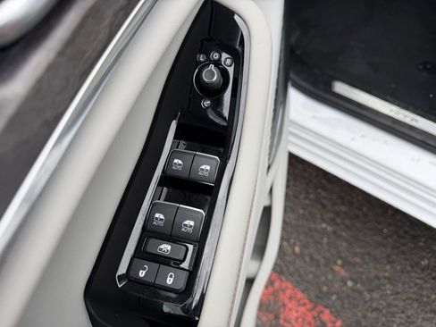 Used 2023 Jeep Grand Cherokee Overland w/ Adv Protech Group III image 13