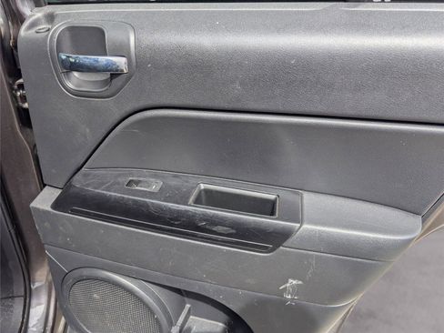 Used 2016 Jeep Patriot Sport w/ Power Value Group image 31