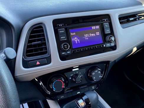 Used 2021 Honda HR-V LX image 15