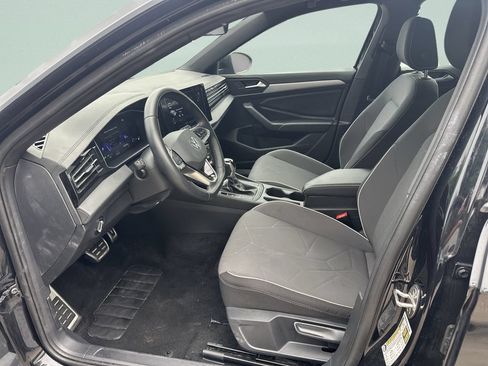 Used 2025 Volkswagen Jetta Sport FWD image 10
