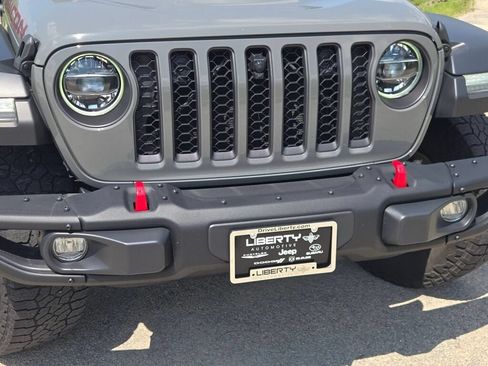 Used 2022 Jeep Gladiator Rubicon w/ LED Lighting Group AWD/4WD image 6
