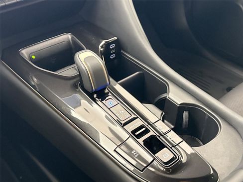 Used 2024 Toyota Crown Limited image 29