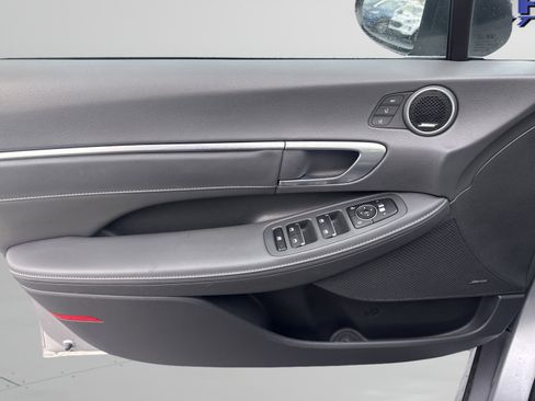 Used 2021 Hyundai Sonata Limited image 17