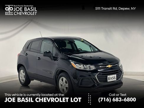 Used 2020 Chevrolet Trax LS w/ Tint and Cruise Package FWD image 1