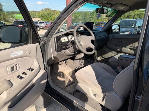 Used 2001 Toyota Tacoma 4x4 Xtracab V6 image 4