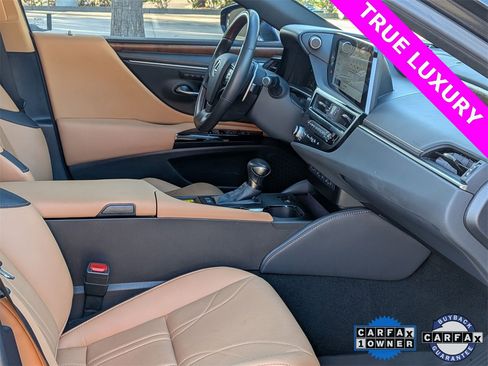 Used 2024 Lexus ES 300h Ultra Luxury image 25