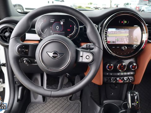 Used 2024 MINI Cooper Convertible w/ Signature Upholstery Package FWD image 18