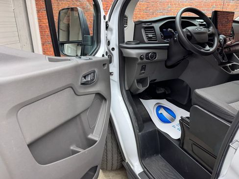 Used 2024 Ford Transit 350 XLT RWD image 9