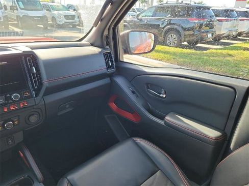 Certified 2025 Nissan Frontier PRO-4X w/ Pro Premium Package image 19