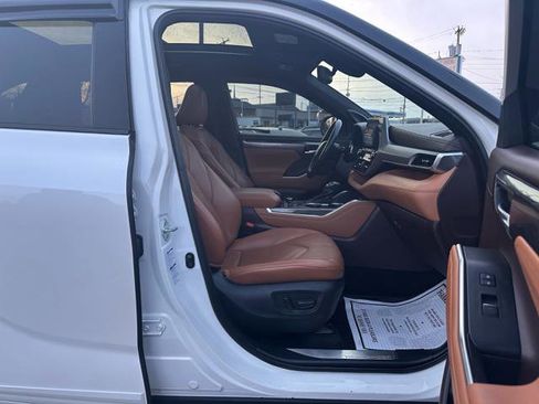 Used 2021 Toyota Highlander Platinum image 20