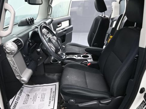 Used 2014 Toyota FJ Cruiser 4WD w/ Upgrade Package image 11