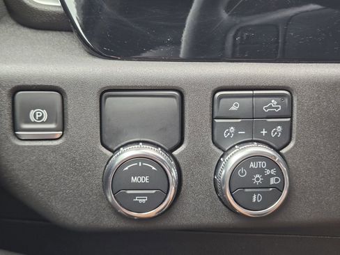 Used 2025 GMC Sierra 1500 SLT RWD image 27