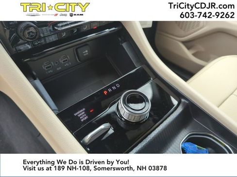 New 2025 Jeep Grand Cherokee Limited w/ Luxury Tech Group II image 39