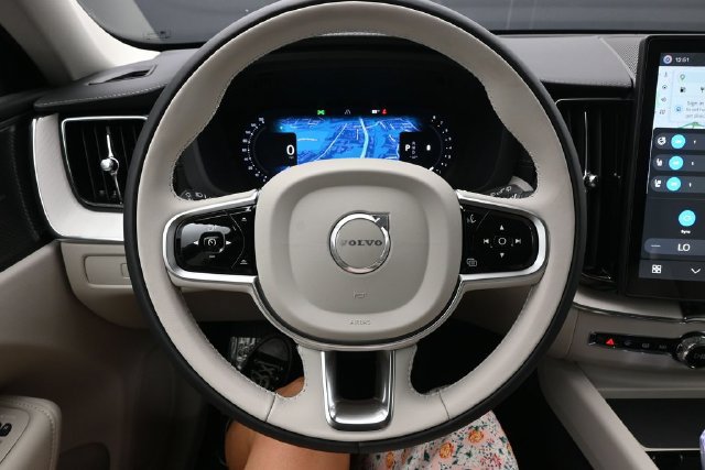 New 2026 Volvo XC60 B5 Ultra w/ Climate Package AWD/4WD image 25