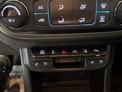 Certified 2021 GMC Canyon Denali image 19